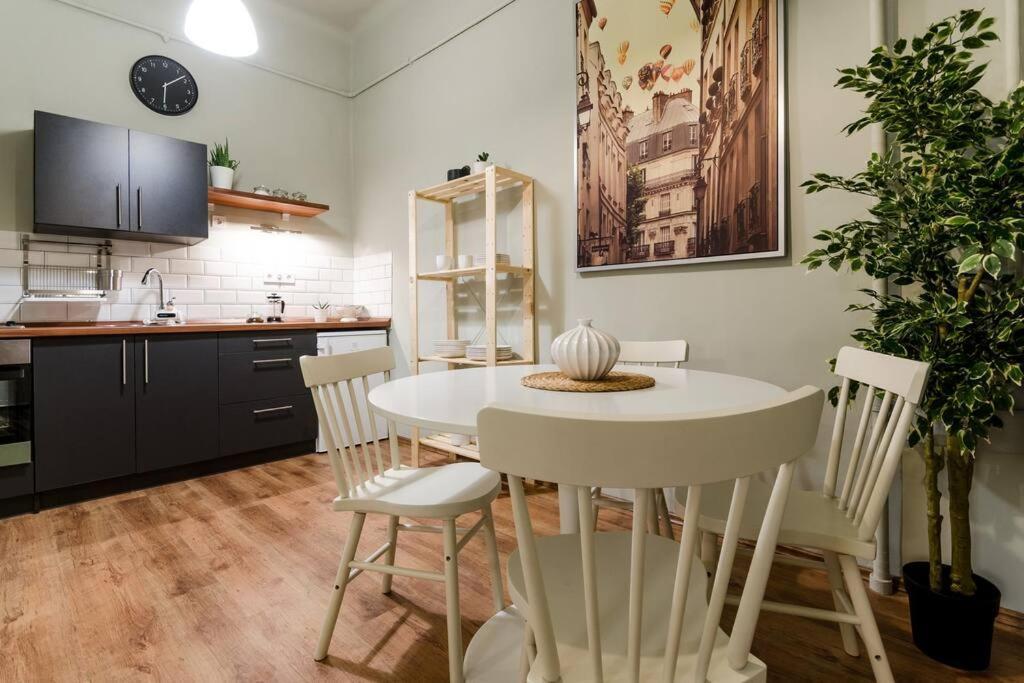 Cosy Apartment In Party District K30 Budapesta Exterior foto